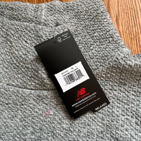 New Balance oversized comfy top - Picture 2 of 5